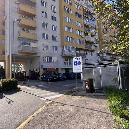 2 Room Apartment, Near Oc Galeria, Petrzalka Bratislava Exterior photo