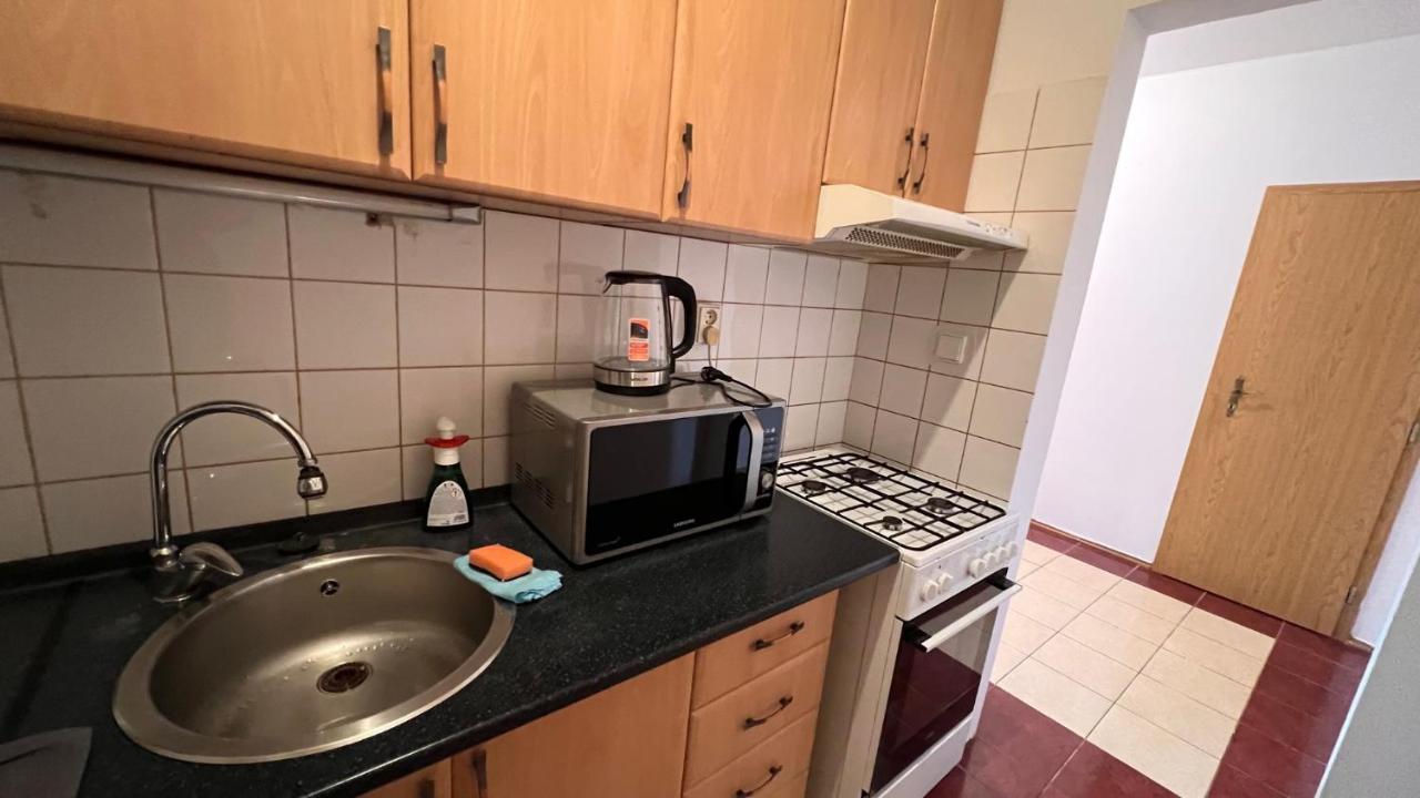 2 Room Apartment, Near Oc Galeria, Petrzalka Bratislava Exterior photo